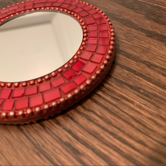 Red Glass Pieces Compact Mirror, Mosaic Art, Broken Glass Mosaic, Mosaic Tiles - Picture 3 of 3